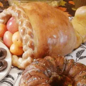 How to Make a Thanksgiving Breaded Cornucopia