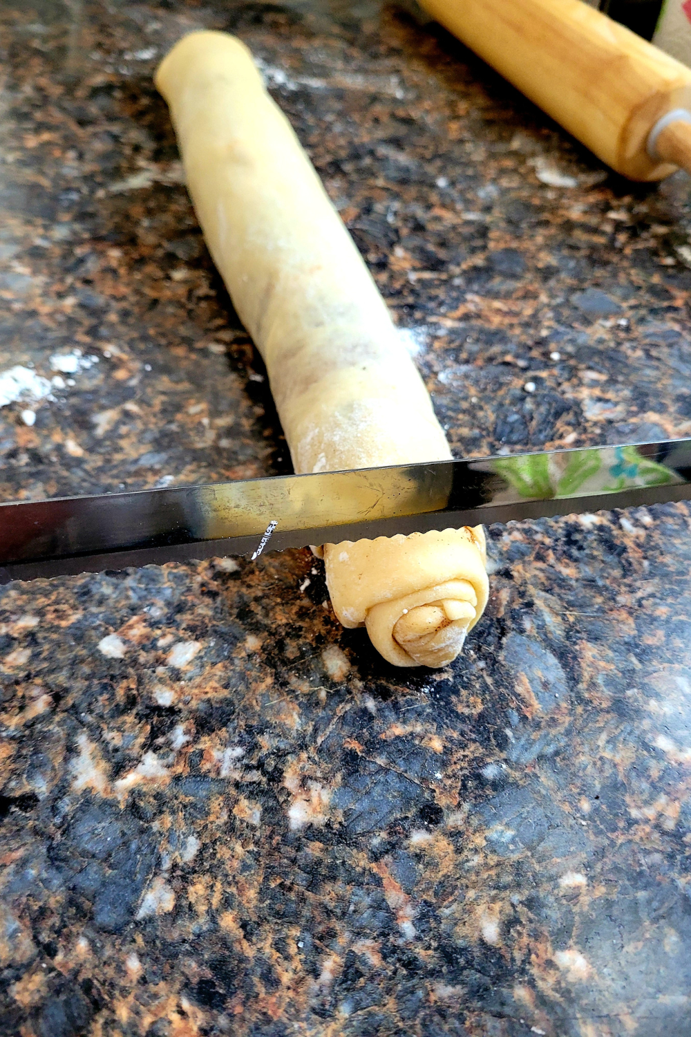 Image illustrates easy cinnamon rolls.