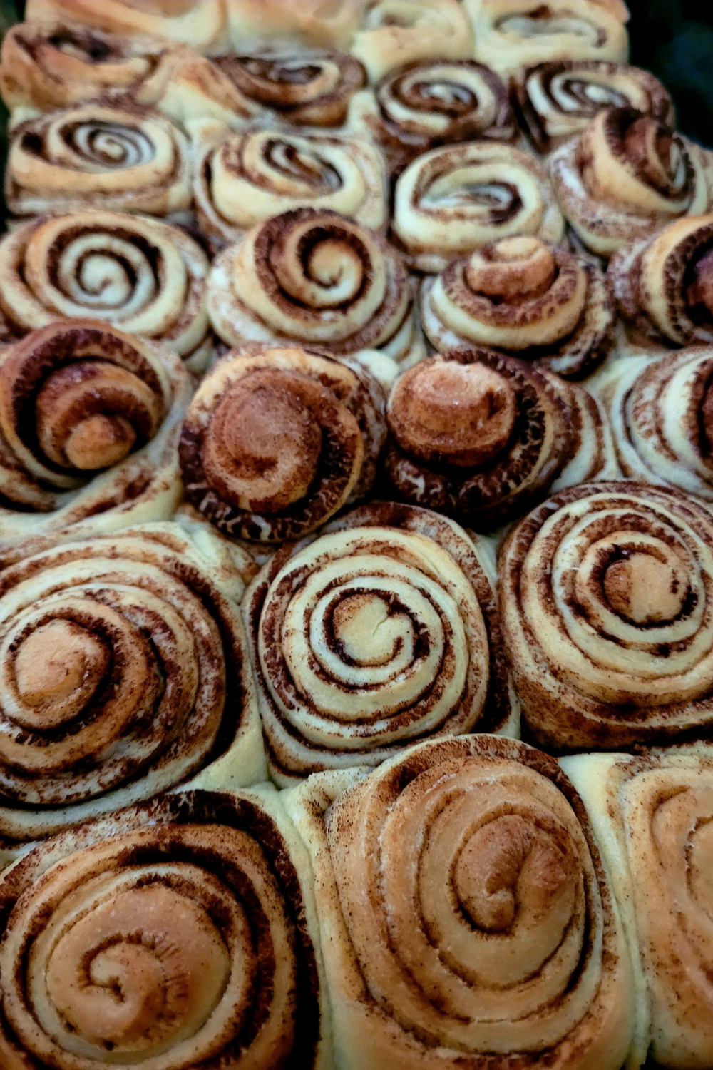 Image illustrates easy cinnamon rolls.