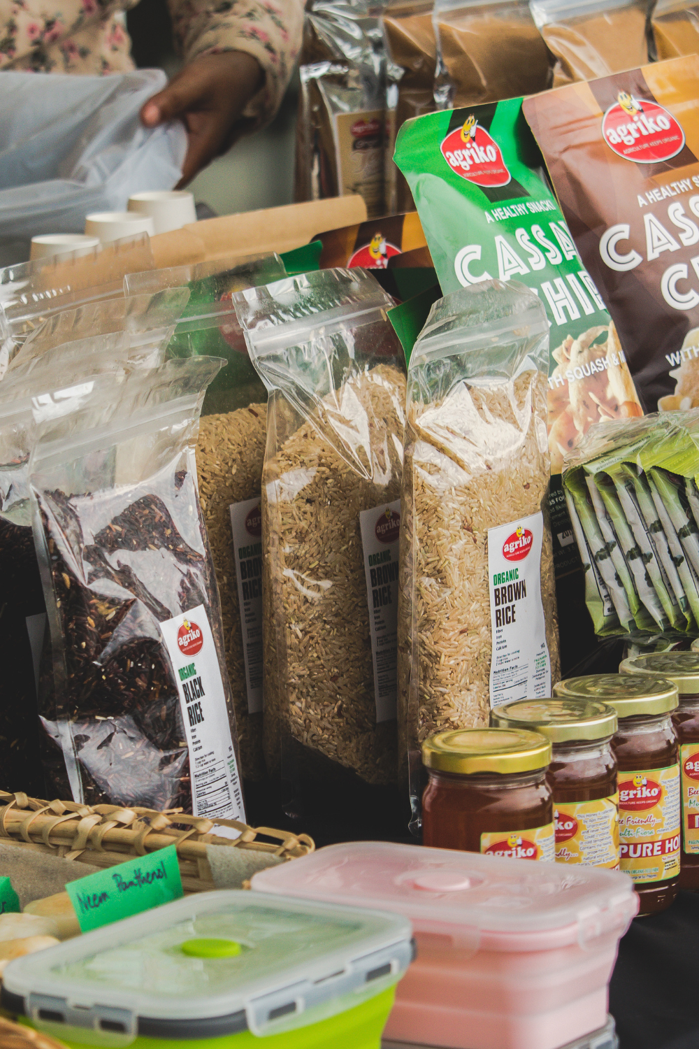 Image illustrates SHTF prepper's pantry to apocalypse-proof your food supply. 
