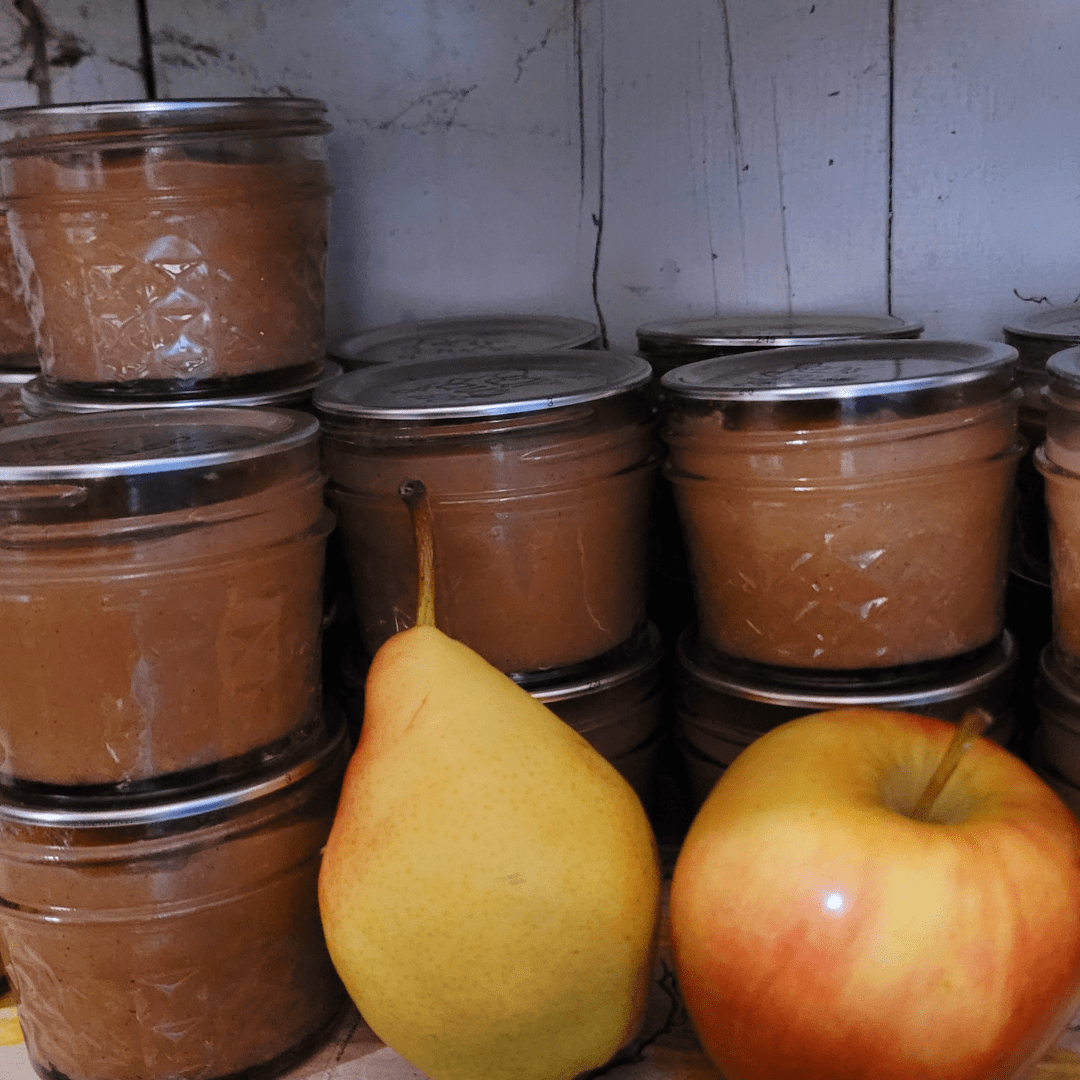 Image illustrates apple pear butter for a canning recipe.