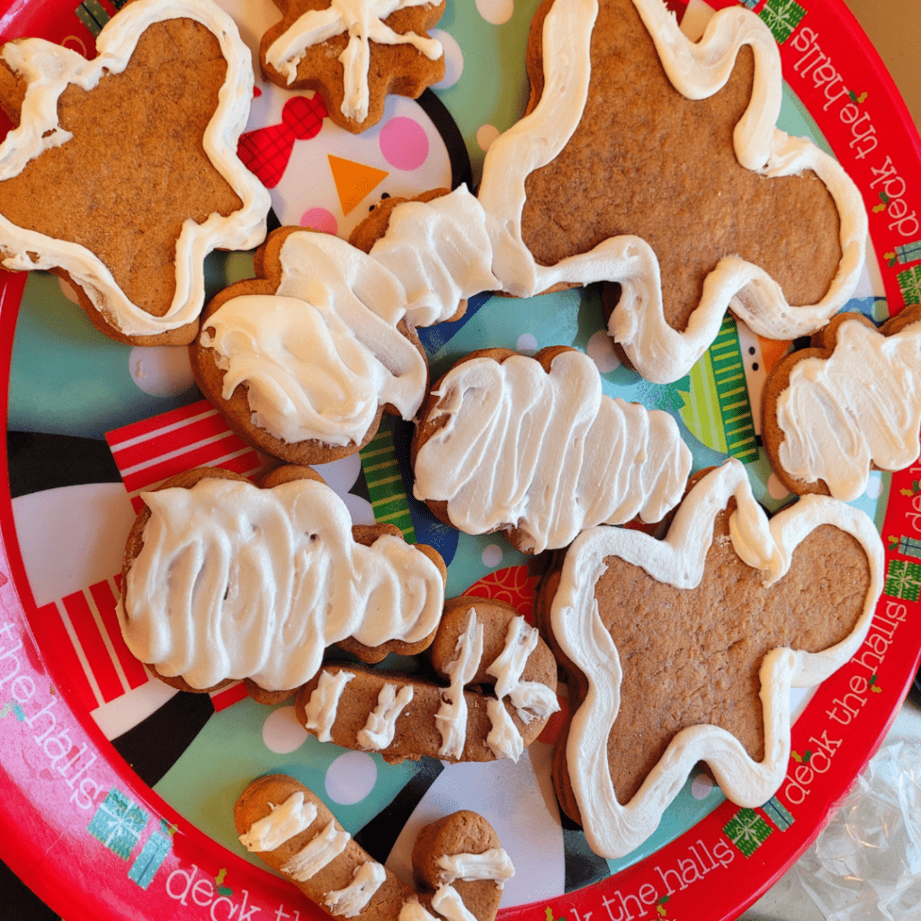 Image illustrates gingerbread cookies. 