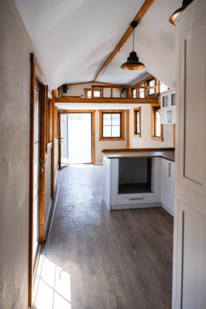 Image illustrates a tiny home. 