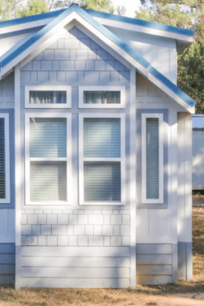 Image illustrates a tiny home. 