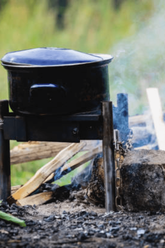 Image illustrates a survival cooking set. 