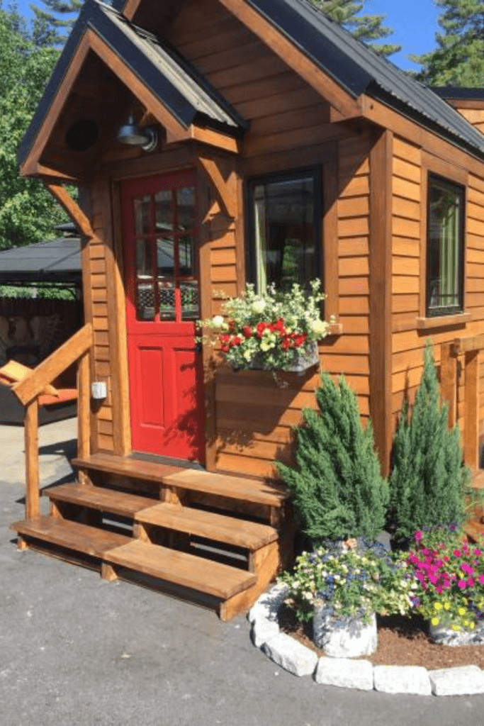 Image illustrates a tiny home. 