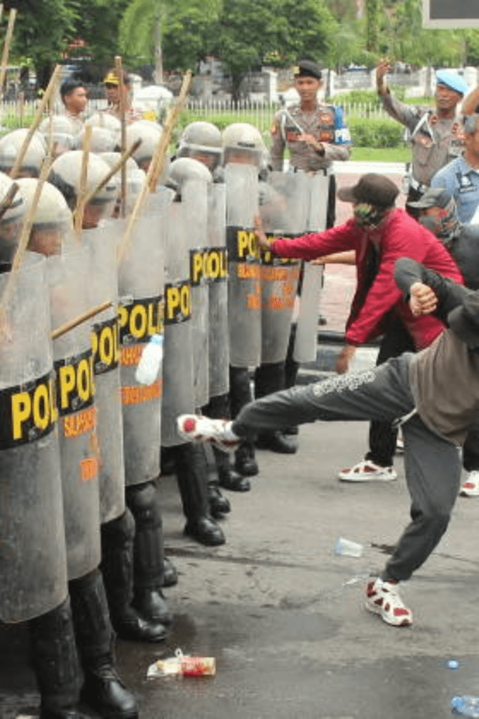 Image illustrates rioters in end times headlines.