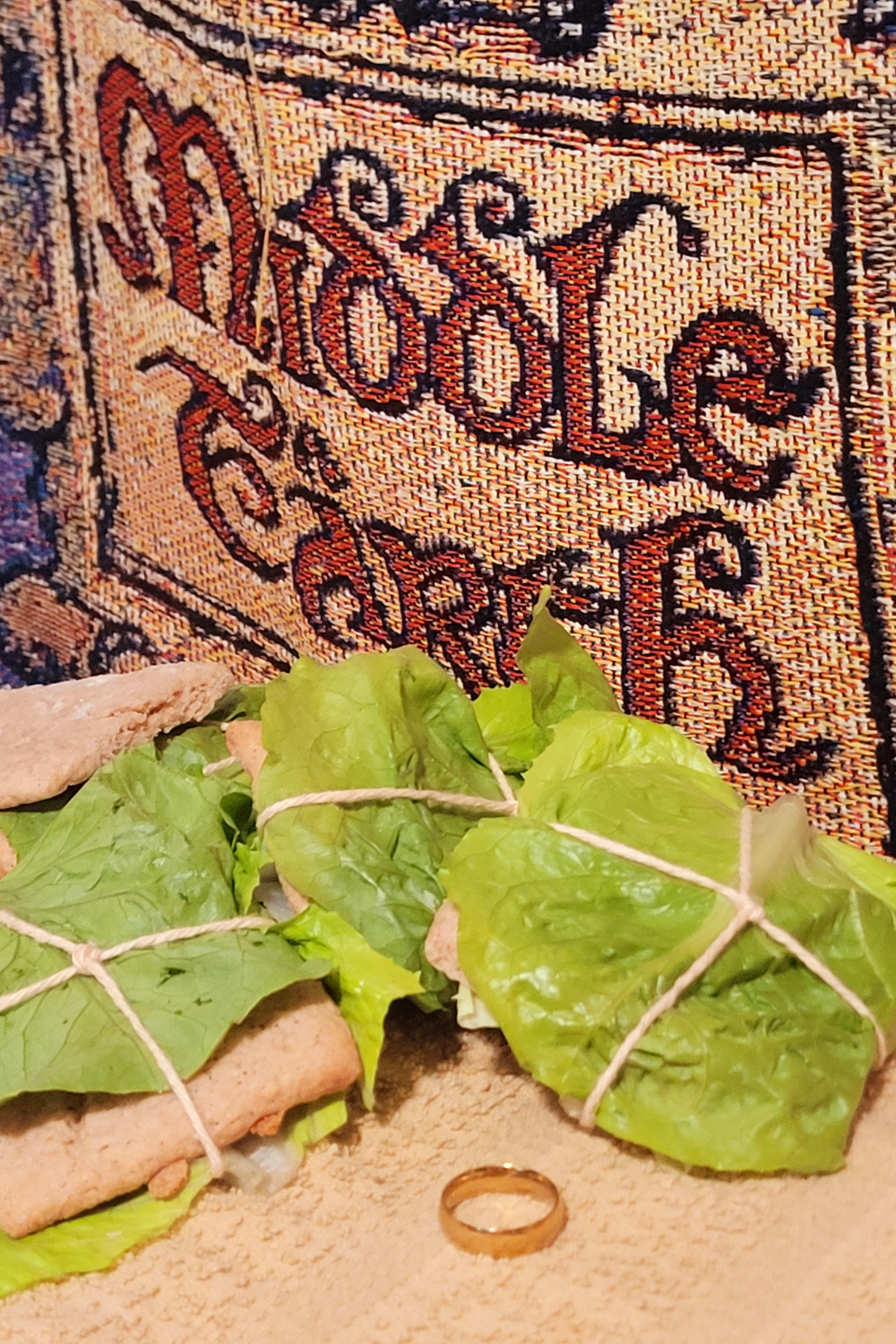 Image illustrates lembas bread.