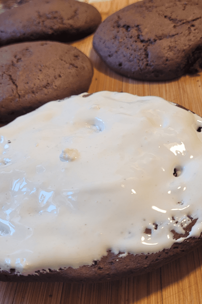 Image illustrates a whoopie pies recipe.