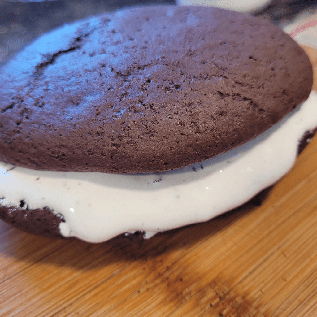 Image illustrates a whoopie pie recipe.