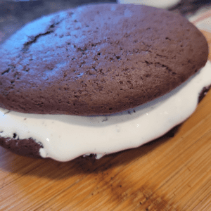 Image illustrates a whoopie pie recipe.