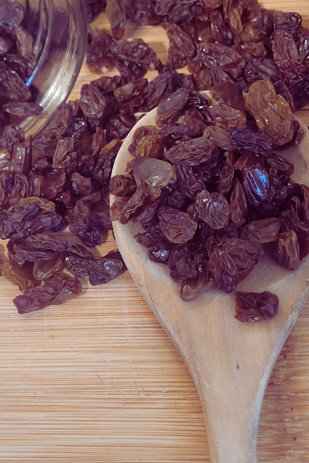 Image illustrates raisins for how to make homemade raisins.