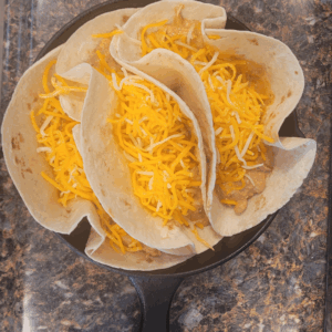 Image illustrates creamy chicken tacos.