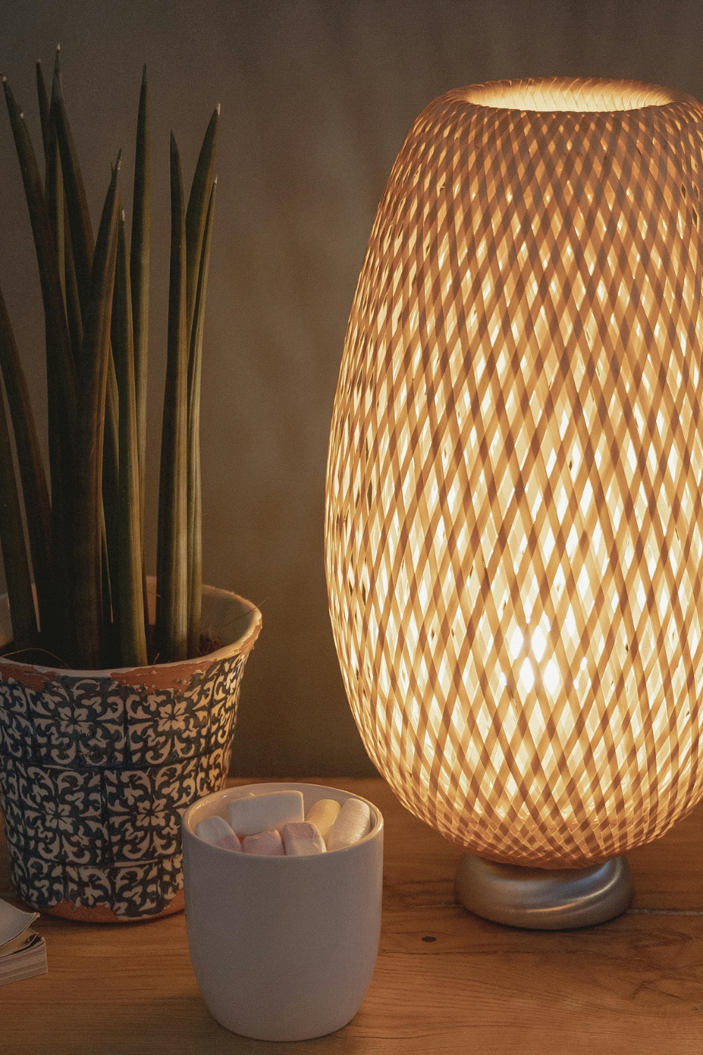 Image illustrates cottagecore aesthetic home ideas.