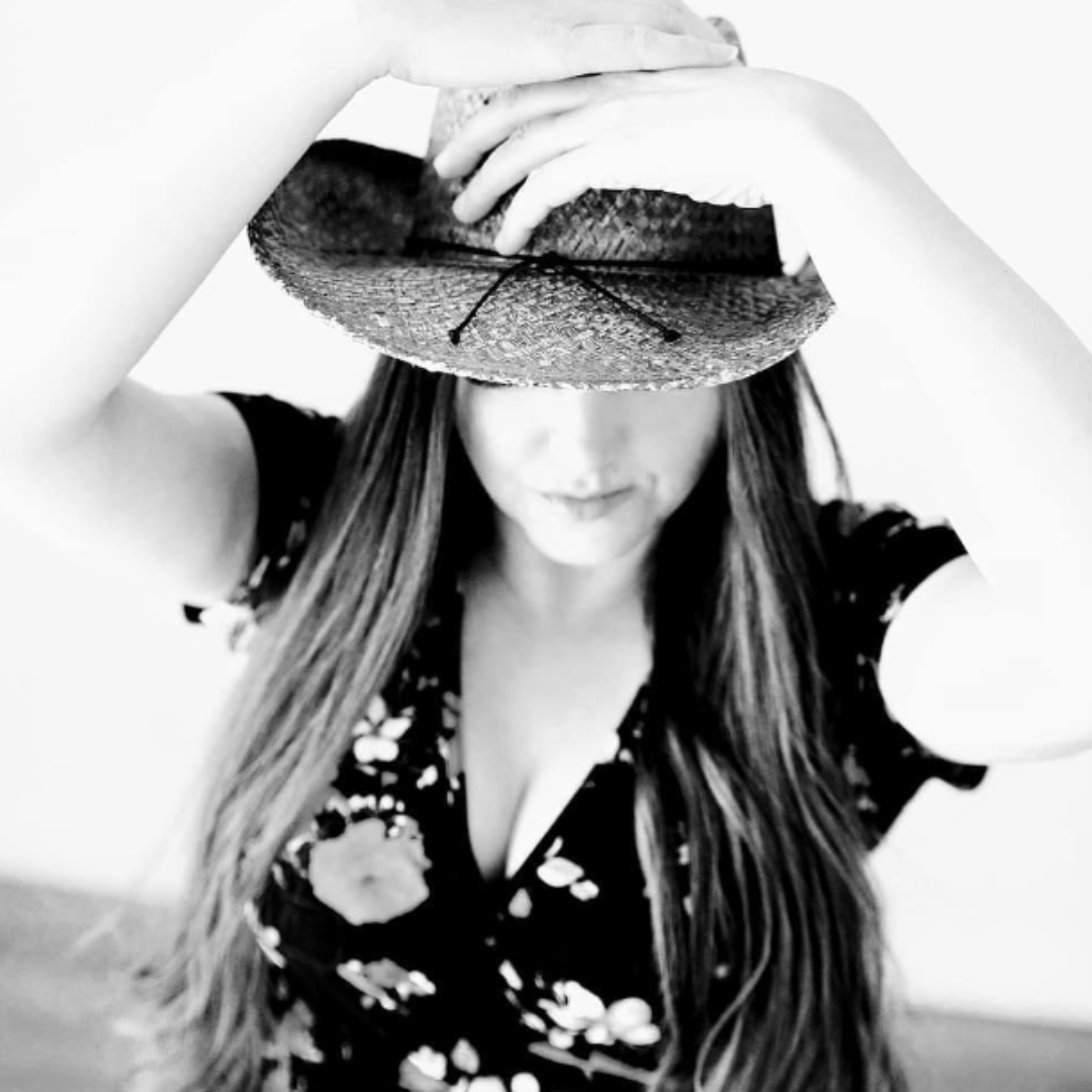 Image illustrates The Off Grid Barefoot Girl.