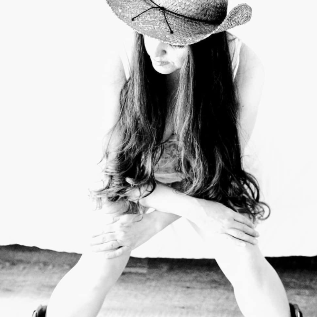 Image illustrates The Off Grid Barefoot Girl.