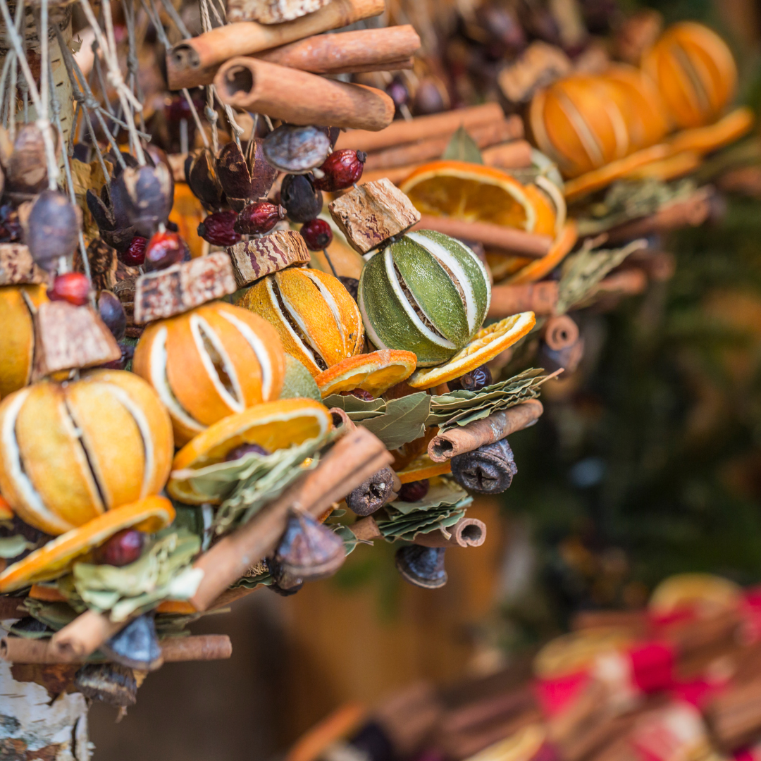 Image illustrates natural holiday decor.