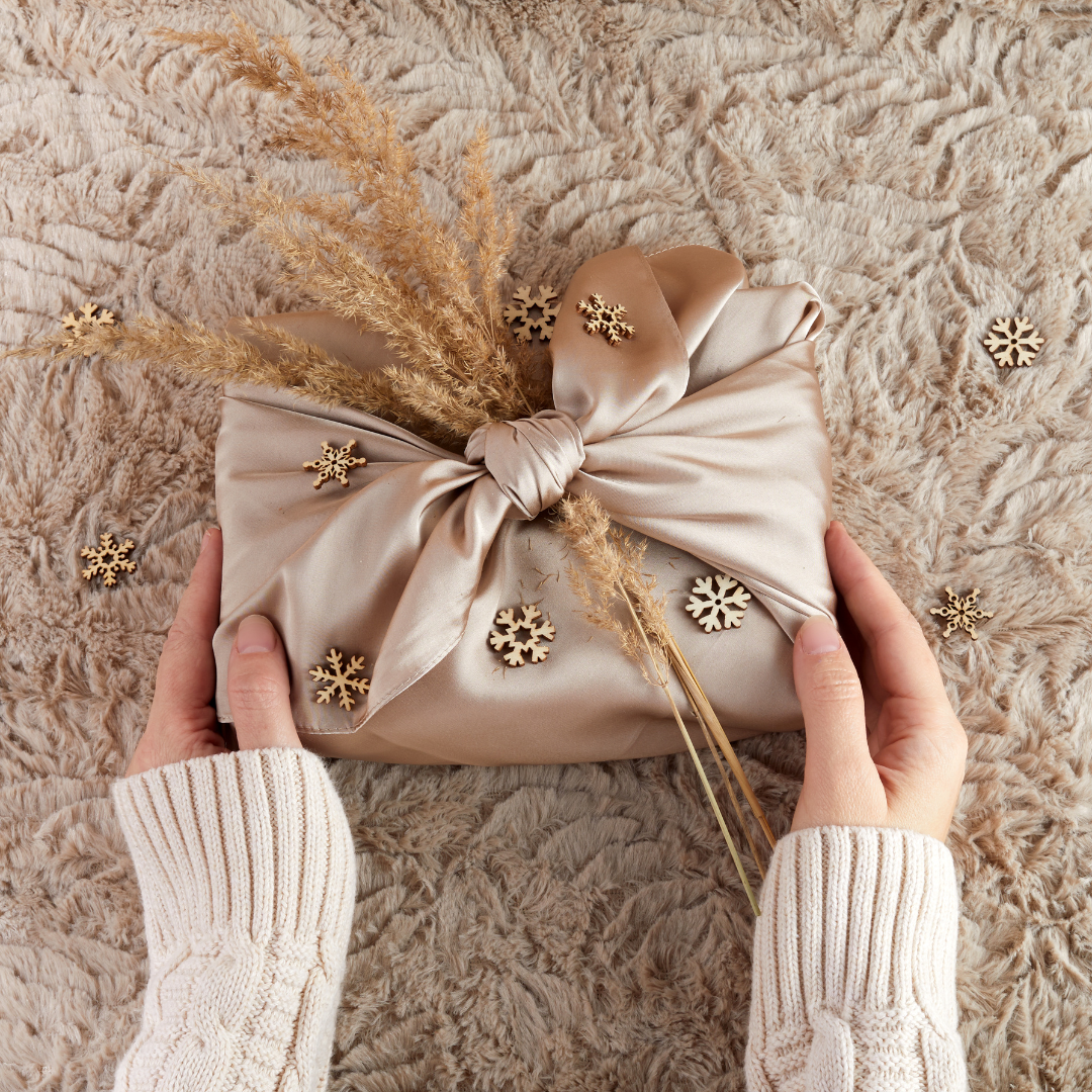 Image illustrates eco-friendly wrapping paper and cards.