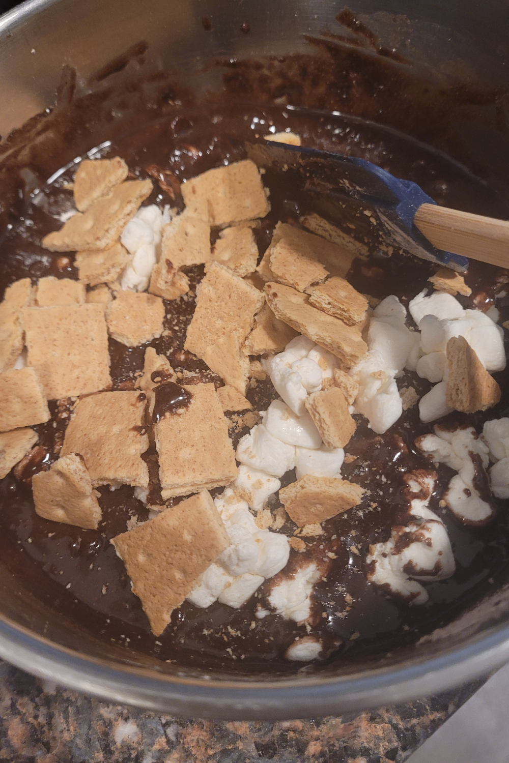 Image illustrates s'mores brownies.
