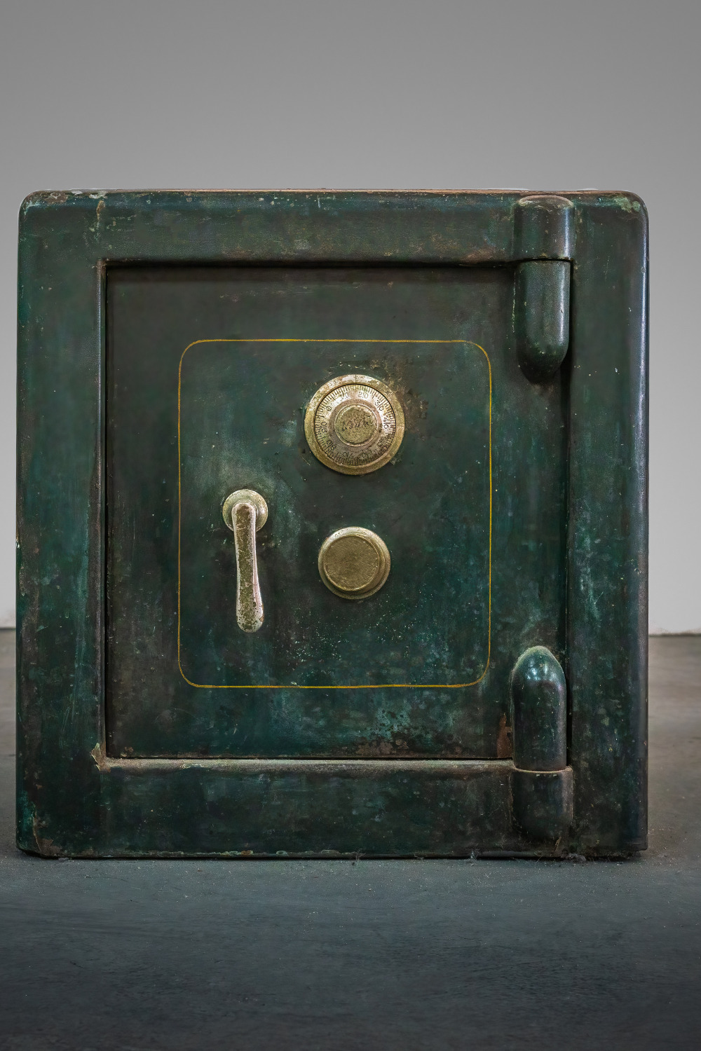 Image illustrates a fireproof safe to criminal-proof your home.