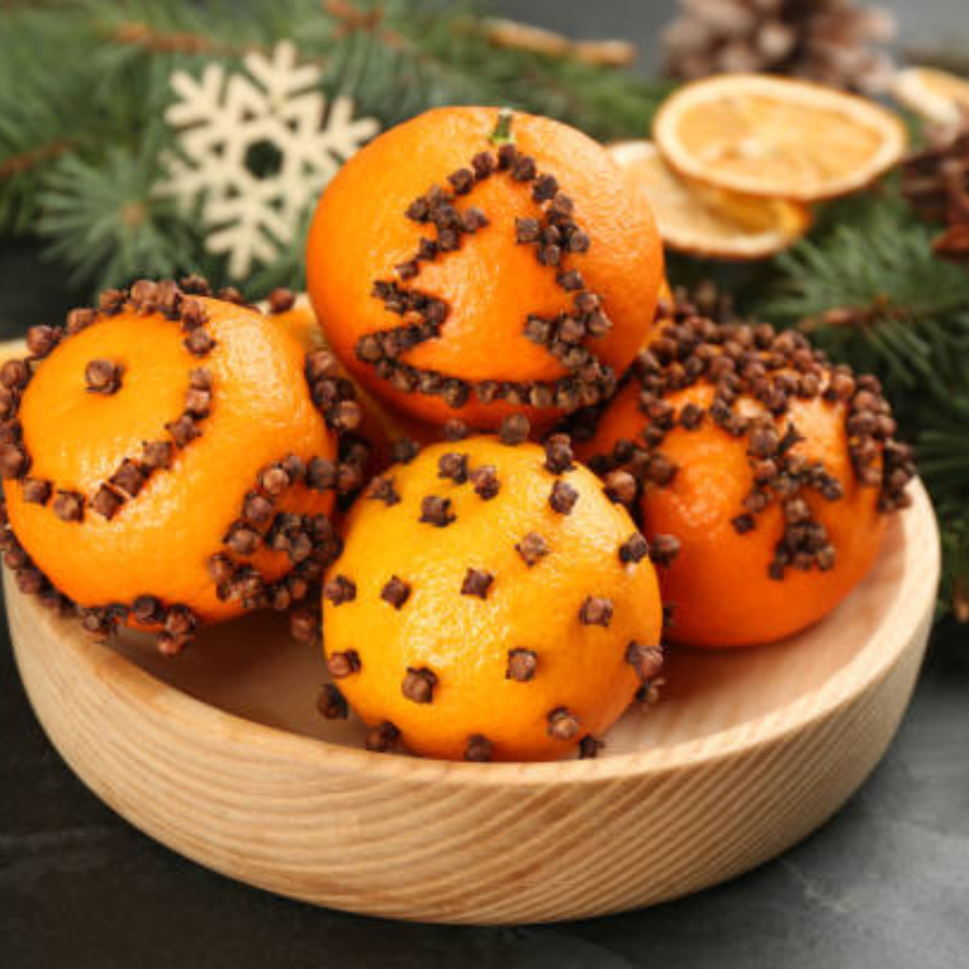 How to Make Clove-Studded Pomanders