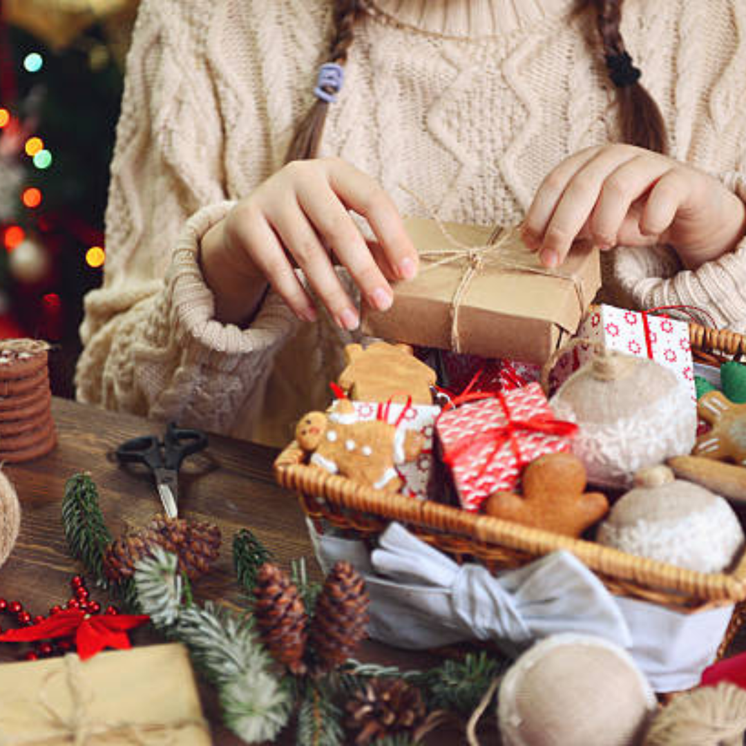 25 Old-Fashioned Homemade Christmas Gifts Straight from the Heart