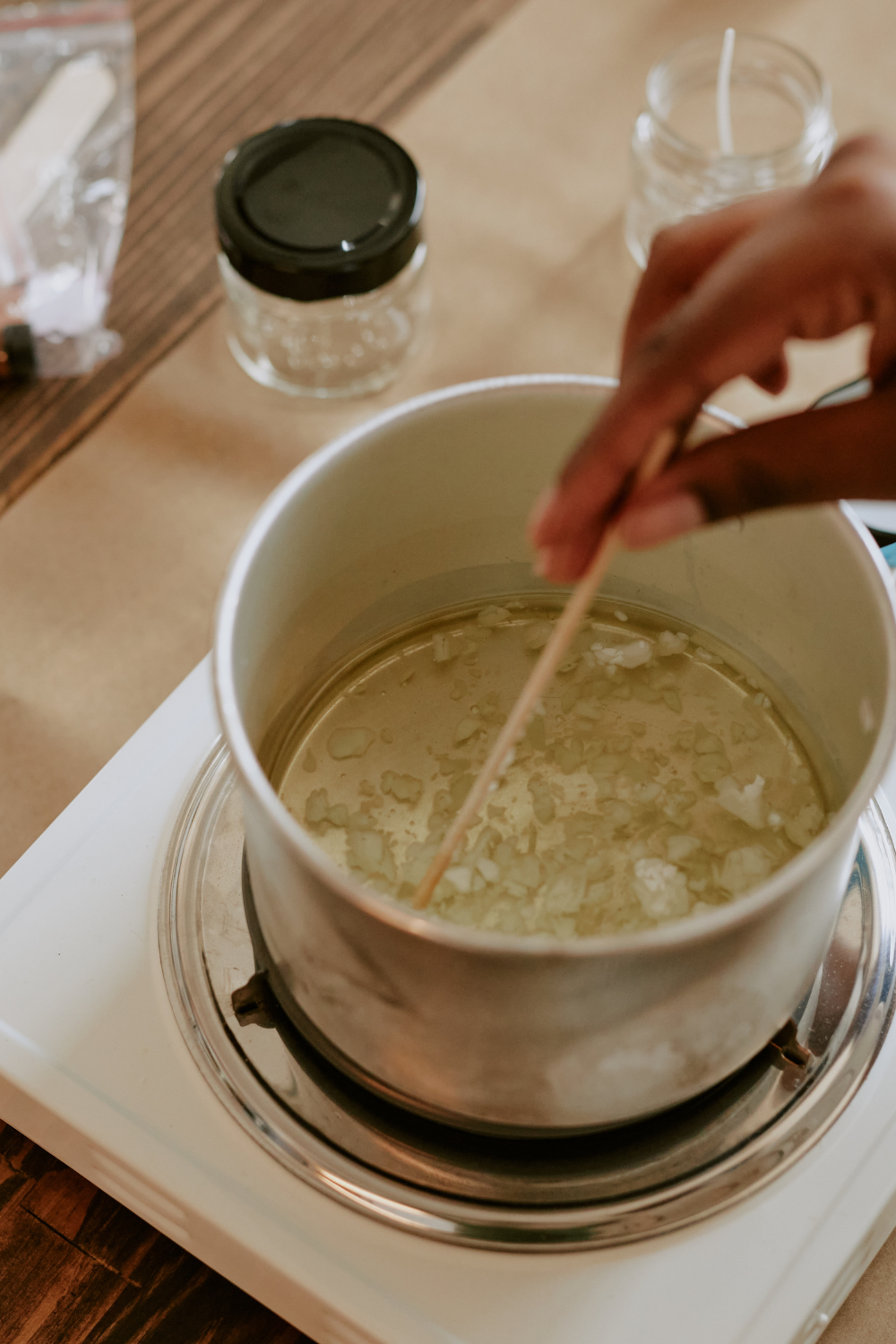 Image illustrates how to make beeswax wraps.