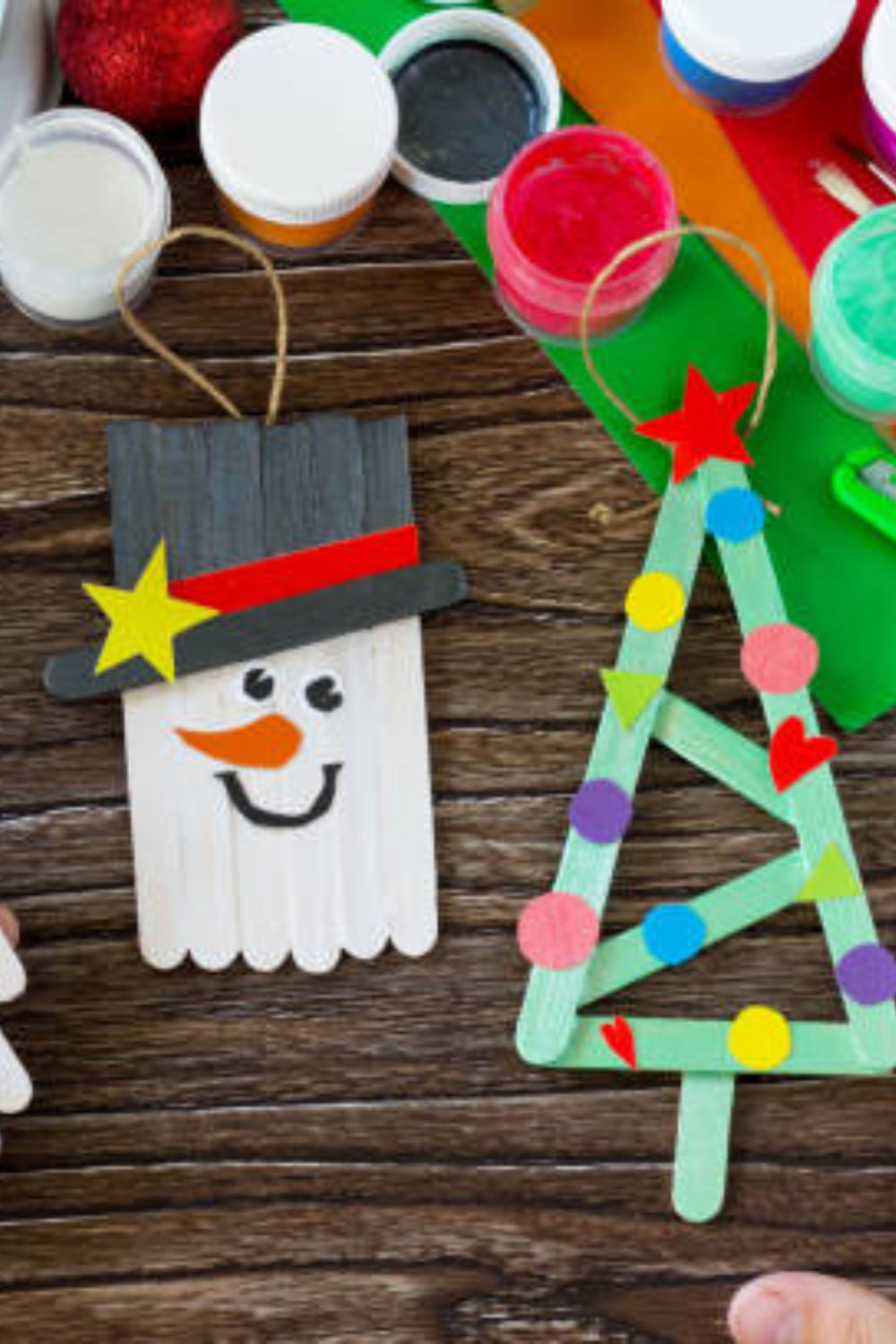 Image illustrates popsicle stick Christmas crafts for easy Christmas crafts for kids.
